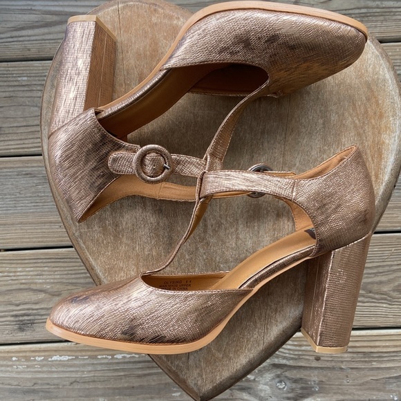 N.Y.L.A. Olysing Metallic Rose Gold T-Strap Block Heel Shoes Women's Size 11 - Picture 9 of 9